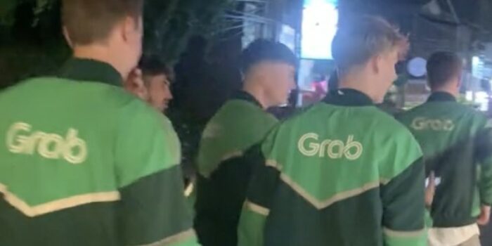 Jaket Ojol Viral di Bali