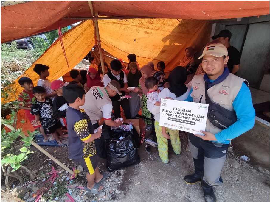 LAZISWAF AL Hilal Distribusikan Bantuan Korban Gempa Bandung