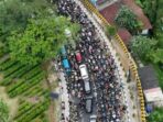 kemacetan parah di Puncak Bogor pada siang hari (tiktok/@anggisetiawa_n)