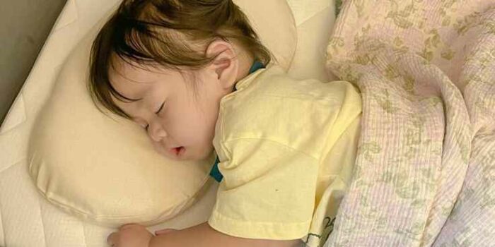 Jam Tidur yang Normal bagi Anak-Anak (Sumber : pinterest.com)